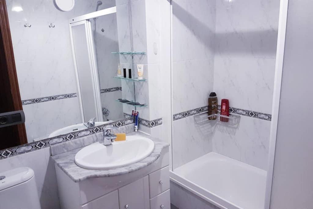 Appartement Completo Con Parking Privado Y Wifi En San Roque *